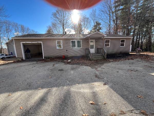 $2800.00 / 3br - Charming 3 Bed/1 Bath Home in Nottingham, NH - Available mid November-63931656717698124