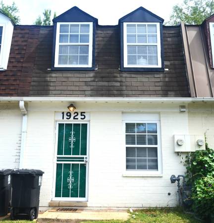 $212,200 / 2br - 818ft2 - FOR SALE 2 BED 1 BATH Townhouse Move-In Ready (Hyattsville)64040360615169120