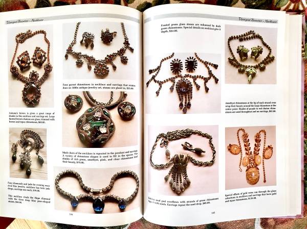 Unsigned Beauties of Costume Jewelry : Identification and Values by Ma - $10 (Columbia, MO)63471026456193122