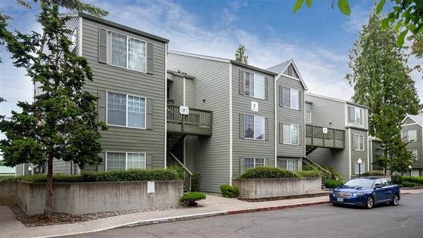 $2,025 / 3br - 1150ft2 - Delightful 3 bed / 2 bath in Fairview. 1150 Sq Ft. Great value! (Fairview)63841709285123121