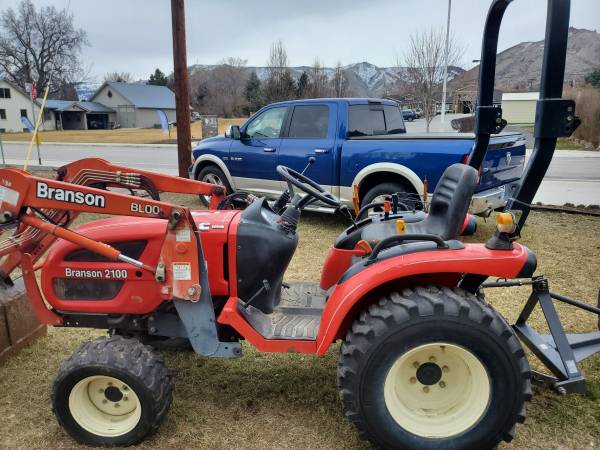 Branson 2100 front loader back scraper tractor - $8,900 (Wenatchee)63441611294083123