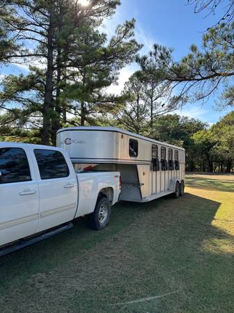 Horse trailer 1