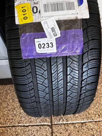 1 MICHELIN LATITUDE TOUR HP 295/40/20 Tire 1