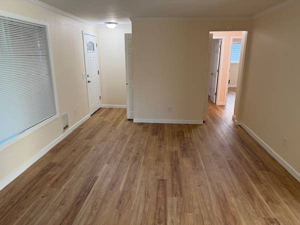 $1,950 / 2br - 969ft2 - RENOVATED 2 BED, 1 BATH APARTMENT FOR RENT IN EVERETT W EASY COMMUTE (Everett, Seattle, Mukilteo, Lynnwood)63850756263297122