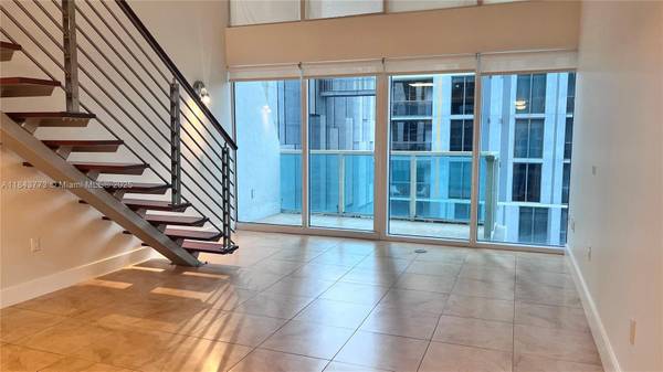 $2,850 / 1br - 987ft2 - 1Hab/1.5 Baño - Loft de 2 pisos, comodidades de primera clase. (Brickell)63825138064001120