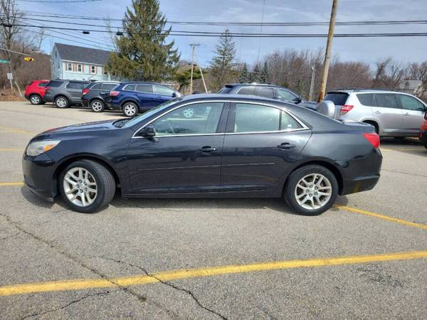 2013 CHEVROLET MALIBU SEDÁN-AUTOMÁTICO-EN BUEN ESTADO-110K MILLAS-PRECIOS BAJO - $5.995 (45 MINUTOS DE BOSTON)63470620726017123