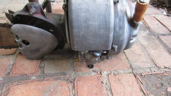 Antique Mall 12A Chainsaw w/28" Bar - $1 (East Peoria)62930781838337123
