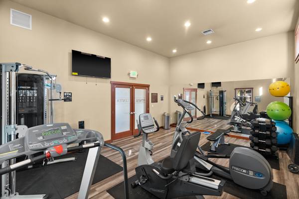 $1,749 / 2br - 926ft2 - Cancha de Pickleball, Lavadora y Secadora, Centro de Fitness (97 Byrd Drive, Steilacoom, WA)63870757826945120