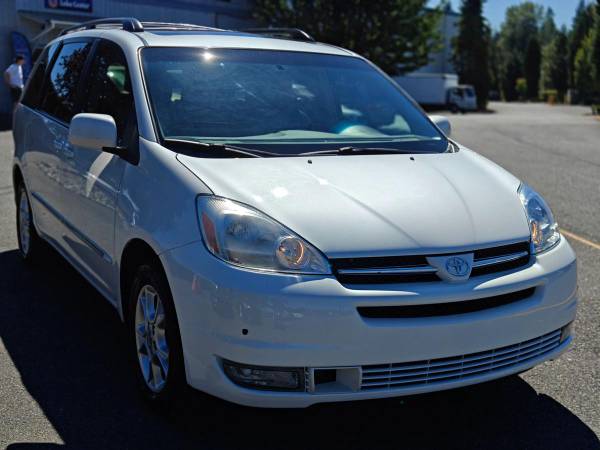 2004 Toyota Sienna XLE Minivan 4D Modelo ¡Aprobación de Crédito Garantizada! - $13,995 (+ 405 Motors)63617927245185120