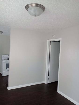 $700.00 / 1br - 650ft2 - Cozy and Affordable 1/1 Duplex - Updated63843414754819123