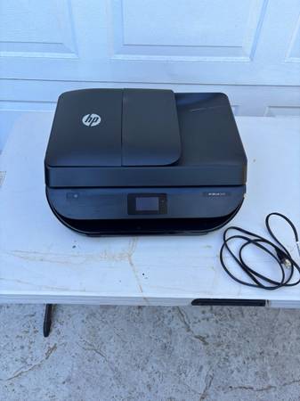 Hewlett Packard HP Officejet 5255 + Ink and Paper 1