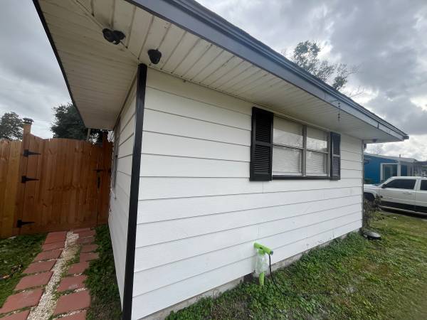 $900 / 1br - Pretty Apartment t with private back yard (Houston)63924169062403120