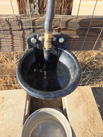 Automatically steel goats water bowl - $28 (Hemet)63471082311809121