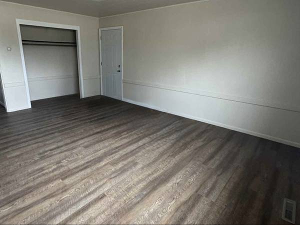 $850.00 / 2br - 900ft2 - 2 bedroom apartment in Shepherd - $850/mo - MI63793453814787121