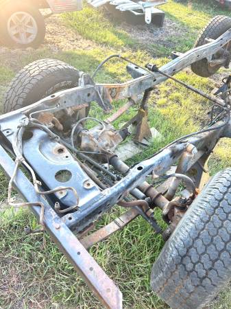 Chasis Jeep CJ7 en marcha - $1,950 (Forney)62969133107329122