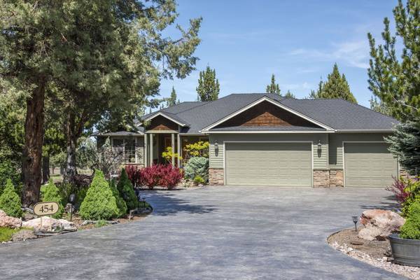 $850,000 / 3br - 2012ft2 - OPEN HOUSE! Saturday 9/27 11:00 am - 2:00 pm  454 Tanager Drive (Redmond)63839292753793120