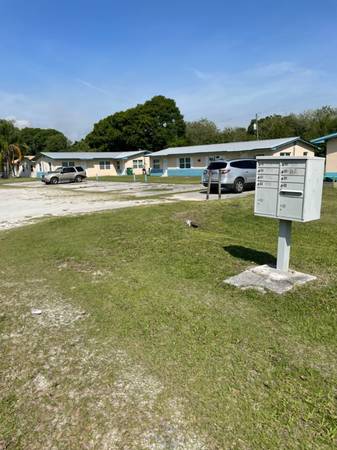 Modern 2 Bed/1 Bath Apartment in OKEECHOBEE, FL - Available 01/01/2026 1