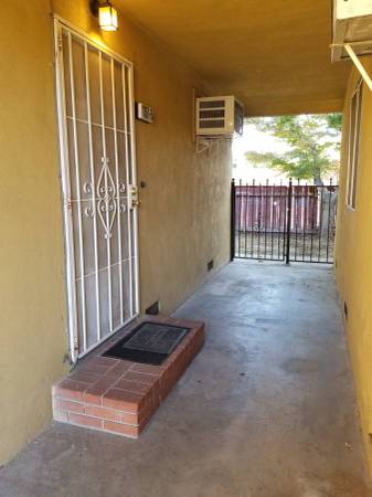 Quiet 2 Bedroom 1 Bath Duplex 1