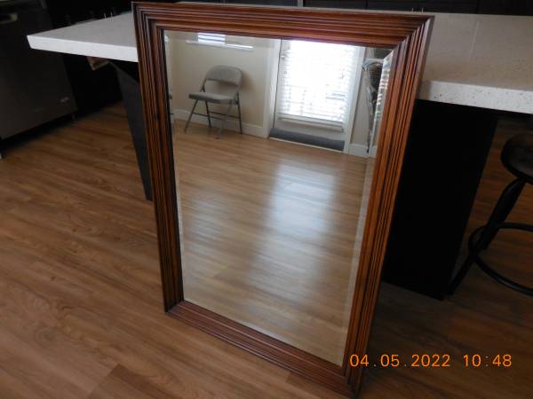 Furniture - Hall Mirror - Thomasville 1