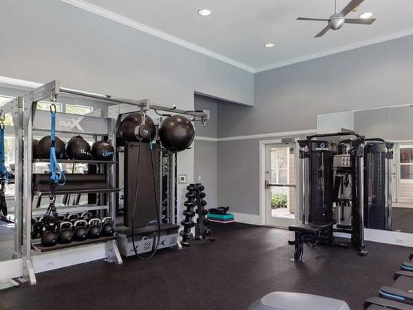 $2,285 / 2br - 1160ft2 - 24-Hour Fitness Center, Vaulted Ceilings on Top Floor (Hillsboro)63831536791553123
