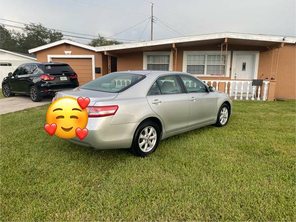2011 Toyota Camry LE - $4,700 (St Petersburg)63443712603011124