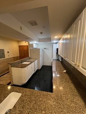 $4,300 / 3br - omerville 3 Bed/2 Bath Apartment | Highland Ave63863244695043124