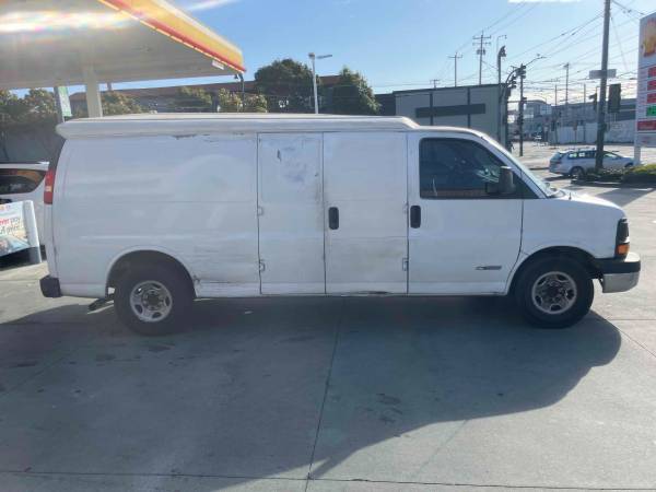 2006 Chevrolet Express 3500 Carga Extendida - $3,800 (bayview)63613112754435122