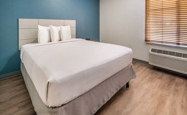 $359 / 1br - Weekly Specials with No Lease Commitment! (4505 N Interstate 35, Denton, TX)63796555309953122