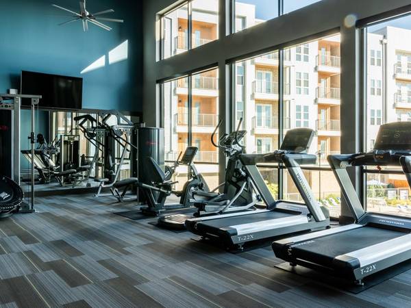 $1,605 / 1br - 812ft2 - Reinventing Elevated Living ~ 6 WEEKS FREE (CENTRAL FORT WORTH)63796350754817122