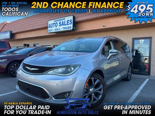 2017 Chrysler Pacifica Limited minivan 4d 1