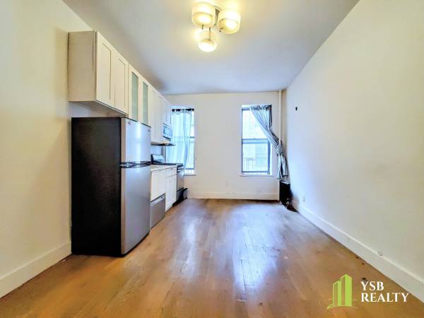 *Renovated 2 bed/1 bath residence Prime Midwood Location!* 1