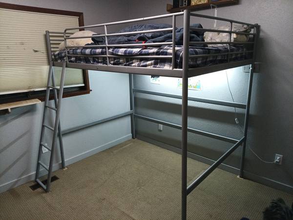 elevated/loft bed 1