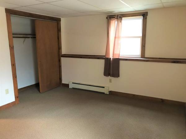 $1,550 / 2br - 800ft2 - Apartamento de 2 dormitorios en planta alta (Bristol, VT)63976979061506124