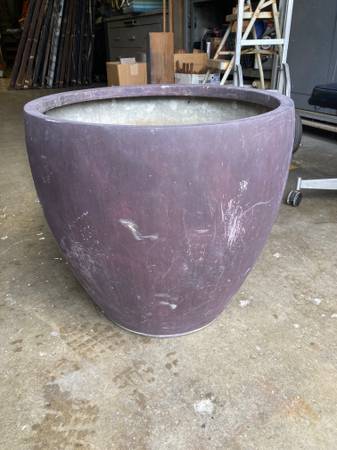 Large Fiberglass Pot 1