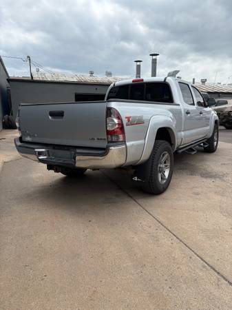 2013 Toyota Tacoma 4x4 - $19,500 (Englewood)63620035160321122