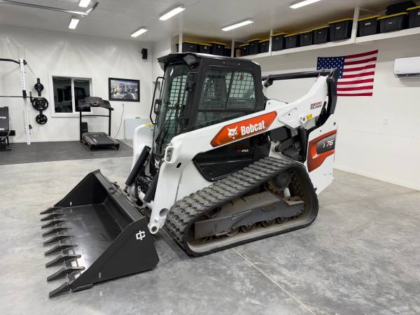 2021 Bobcat T76 Skid Steer 1