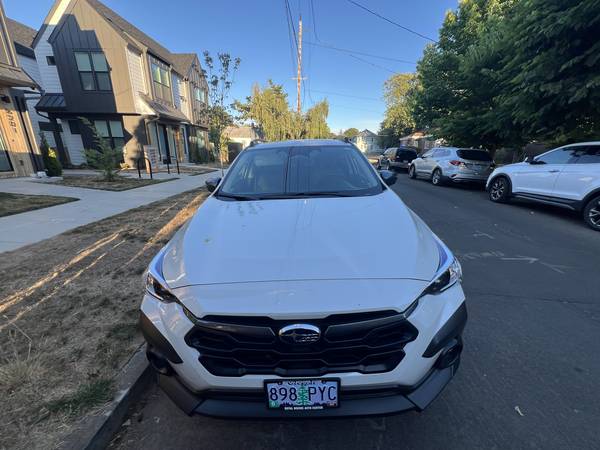 2024 Subaru Crosstrek en EXCELENTE estado, bajo kilometraje - $31,000 (N Portland)63482203035137124