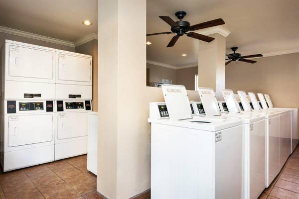 $3,195 / 3br - 1369ft2 - Piscina y Spa, ventiladores de techo63657326920193124