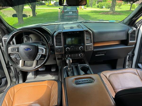 2016 Ford F-150 Limited 4WD - Photo 11