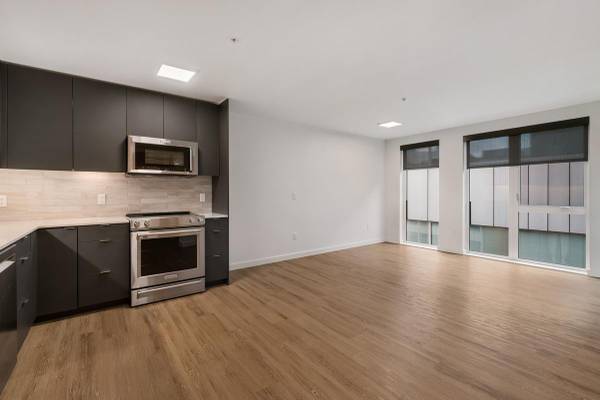 $1,355 / 311ft2 - Claim Your $500 Look & Lease Credit on Select Units - Act Fast! (Lower Queen Anne - Uptown)64031308808449123