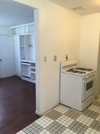 $1,499 / 1br - 1Bed / 1Bath / Secured 1 Car inside Parking / Washer / Dryer (Downtown)64037220272514123