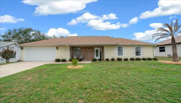 $229.900 / 3 dormitorios - 1524 pies² - Hermosa casa de 3/2 habitaciones en una comunidad para mayores de 55 años (Ocala)
