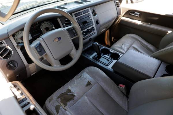 2010 Ford Expedition  XLT Wagon . - $3,200 (Sell Your Auto Fast)63470427577729123