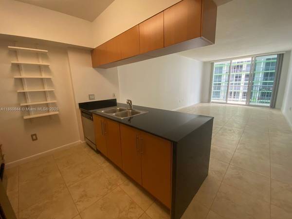 $2,600 / 1br - 825ft2 - 1Bed/1Bath, washer/dryer inside the unit (Edgewater)63825138163075123