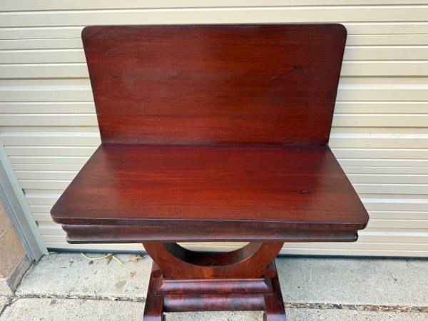 Mesa de juego antigua de caoba con llama del 19. - $1.695 (Burke)63471431696641124