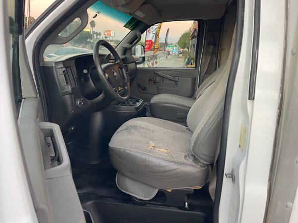 2016 Chevrolet Express 3500 Commercial - Photo 10