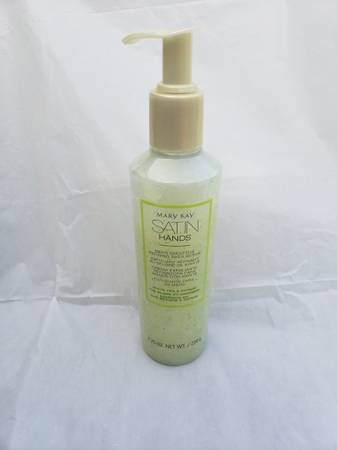 SATIN HANDS REFINING SHEA SCRUB 1