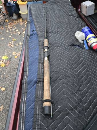Cabela's 7 foot fishing eagle baitcasting rod 1