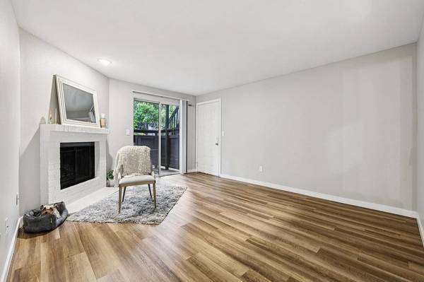$2,556 / 2br - 918ft2 - Estacionamiento Cubierto, Comunidad Amigable con Mascotas, Encimeras de Granito (1324 Mill Creek Blvd, Mill Creek, WA)63808084020995124