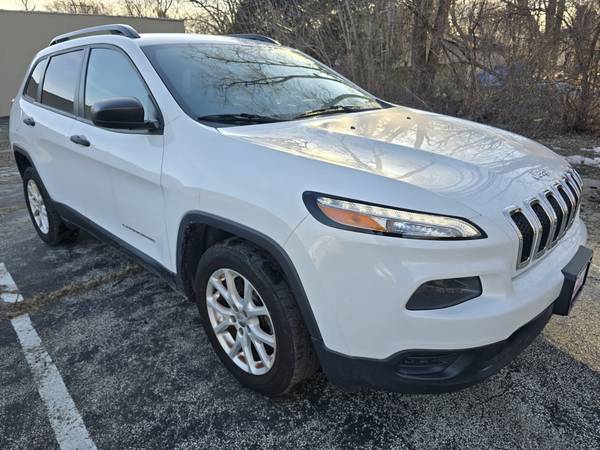 2016 JEEP CHEROKEE - $4,999 (ZION ILLINOIS)63616796881923122
